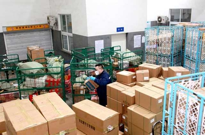 长春机场高效保障运输高峰，仓储代理服务助力“6.18”快递“跑得更快”